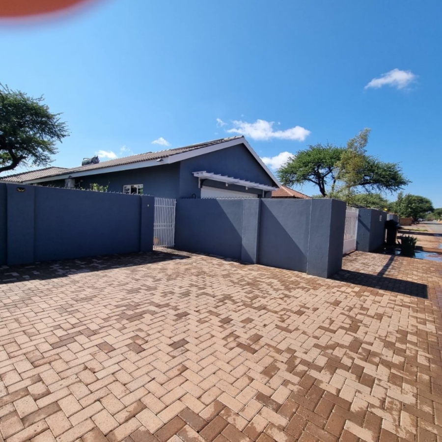 6 Bedroom Property for Sale in Kathu Northern Cape
